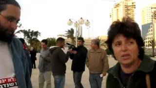 preview picture of video 'The left radical Demonstration in Beer Sheba in front of the Cort'