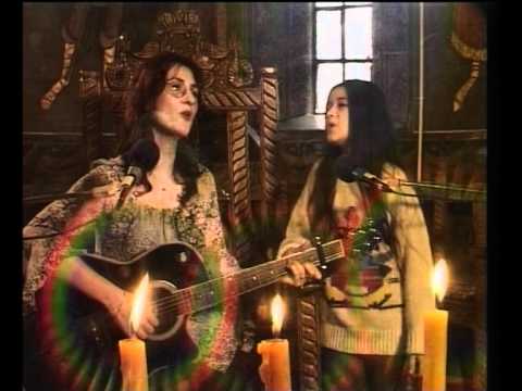 Madalina & Alina Amon Trei sferturi in cer