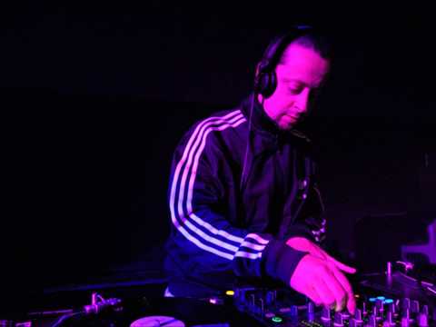 Kode9 & MC.Flowdan @FWD 2008 [ Live Recording ]