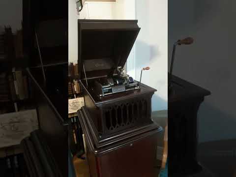 Edison Blue Amberol, Suffragettes March, played by Liberati's Band in 1914. Played on the Anberola V