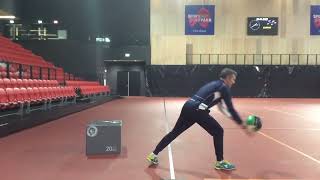 Bovenhandse bal gooien