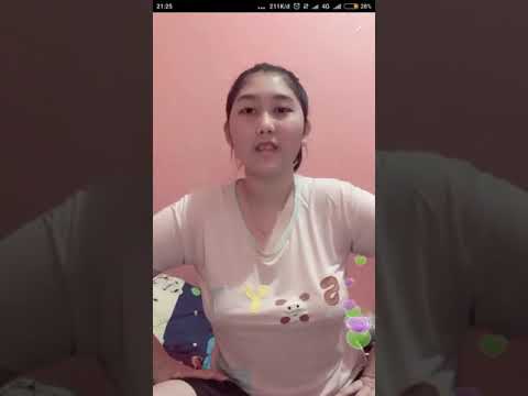 mama muda hampir bugil