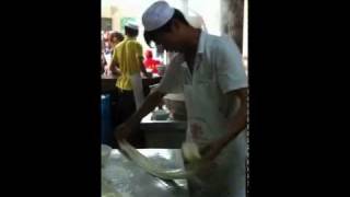 preview picture of video 'Making Noodles - Lanzhou China.MOV'