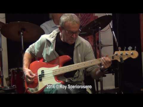 161013 The Red Strats - Tonight