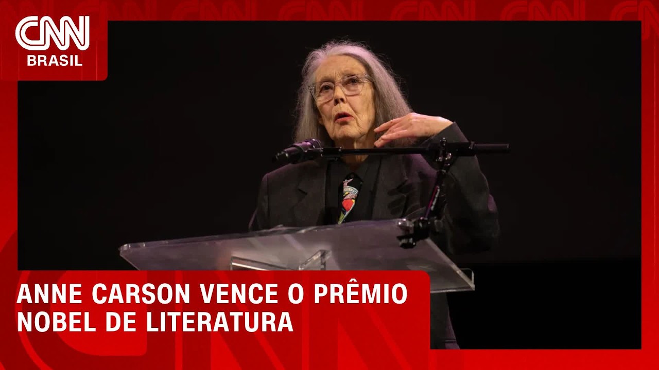 Escritora canadense Anne Carson vence Nobel de Literatura 2026 | LIVE CNN