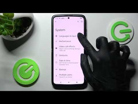 MOTOROLA RAZR 2022 - How To Turn On & Off Auto Correction