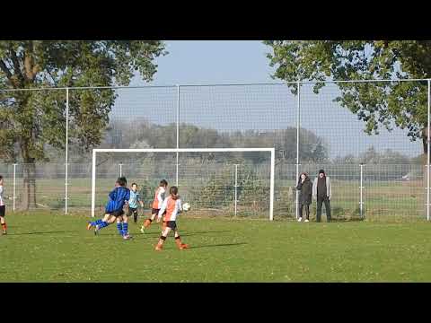 Ralph sleept er een hoekschop uit.