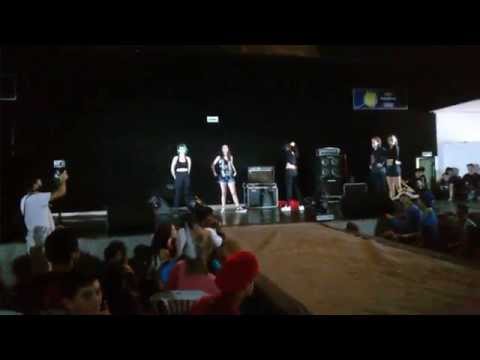 Apresentação no Concurso de Dança Q-Pop no Anime Dark