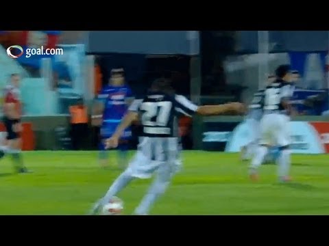 Phenomenal free kick from Jorge Gonzalez