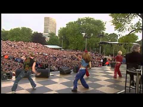 S Club 7 - Don't stop movin' - Live @ Party at the palace 2002 HD