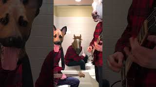Download lagu 'Song for the Dead' QOTSA covered in a bathroom mp3 Download lagu 'Song for the Dead' QOTSA covered in a bathroom mp3