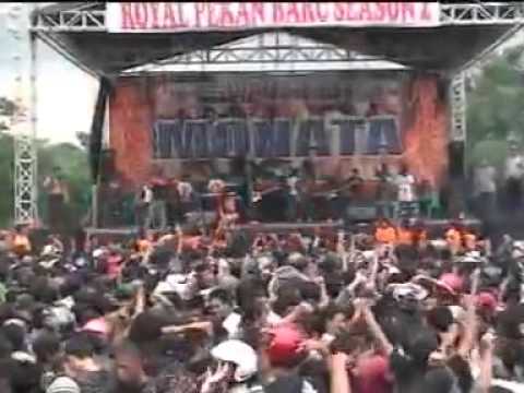 Alfi Damayanti-Menunggu
