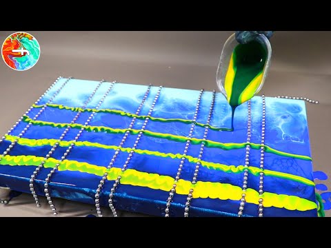 Chain pull painting - Acrylic pour painting green & blue - Two straight lines - fluidcomet