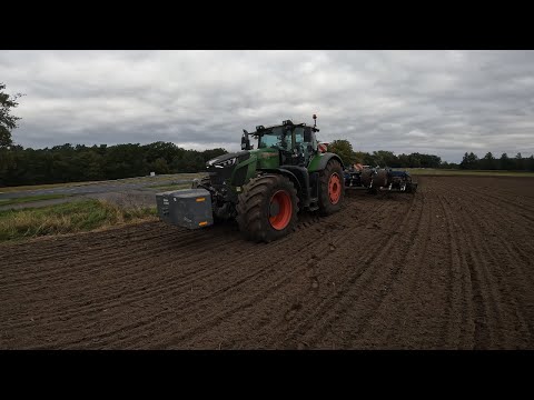 Cab View | Fendt 939 Vario + Köckerling Vector | Cultivation