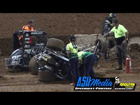 Compact Speedcars: Graeme Flynn and James Barton Crash - Archerfield Speedway