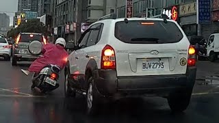 【車禍影片】這責任比例有得吵了（2025.05.11 桃園市平鎮區民族路二段