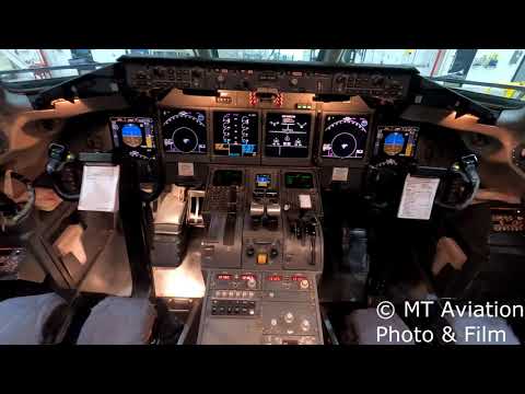 Boeing 717 flight deck tour 4k