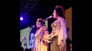 Katie & Maggie Noonan - Flower Duet