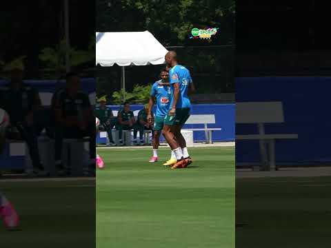 O NEYMAR TOMOU UMA BOLADA NA CARA E O CUNHA CAIU NA RISADA! #shorts