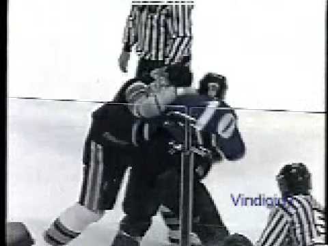 Brendan Witt vs Owen Nolan