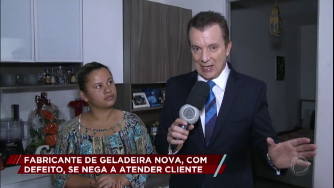 Cliente tem problemas ao adquirir geladeira com defeito