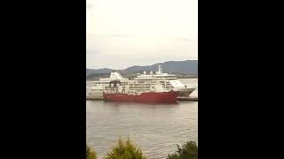 MV Centurion del Atlantico & MV Silver whisper in Ushuaia #cruiseship #trawler #ushuaia