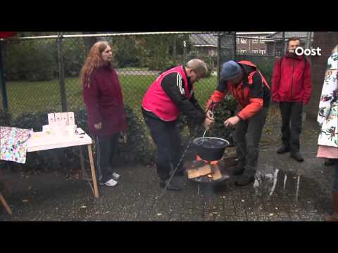 Soep en brood voor vluchtelingen in Schalkhaar