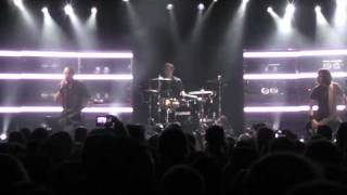 Intro + I Think Bad Thoughts - Barcelona 101104