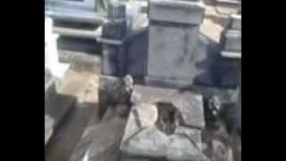 preview picture of video 'Ataque de vândalos no cemitério de são Gonçalo do Abaeté mg .3gp'