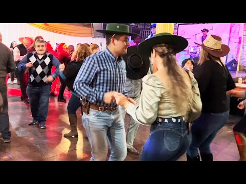 MIX CUMBIAS RANCHERAS -  Que chuladas y bellas  - tremendo baile pariente - buen ambiente - EL AZOTE