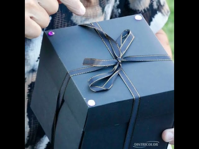 Vídeo relacionado con Caja Regalo Explosión Creativa de 5 Capas, Caja Sorpresa para Aperitivos con Cinta y cinta adhesiva de doble cara, Mystery Box DIY para Fotos, Cumpleaños, San Valentín, Bodas, Aniversarios (Negro)