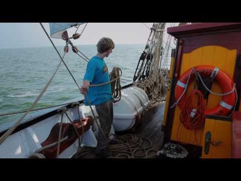 Square rigged sailing with Tres Hombres