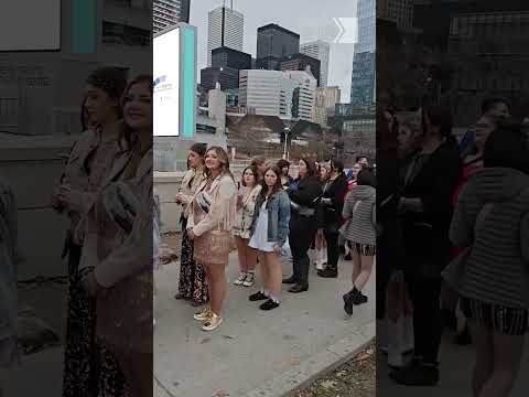 Long lines for Taylor Swift in Toronto