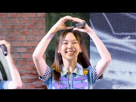 [4K] 77 no suteki na machi e - Pun BNK48 @FutureParkRungsit 191130 [Fancam]
