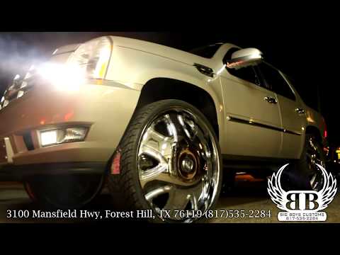 Cadillac Escalade on 32" DUB Bandito Spinners done by Big Boys Customs!