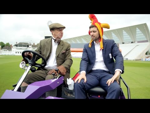 Bumble talks to England's Mark Wood on a roller!
