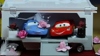 Disney CARS Toys Lightning McQueen dreams about a Wedding with Sally