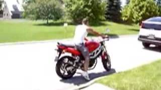 preview picture of video 'American idiot trying to drive a bike'