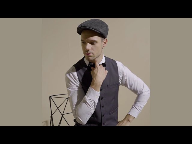 Vídeo relacionado con Festicy Disfraz años 20 hombre I Disfraz de gángster con chaleco en L, tirantes, corbata, boina, pajarita, bigotes y más I Disfraz adulto carnaval disfraces hombre carnaval I 1920s Gatsby accesorios