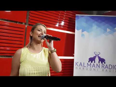 U BRZOM RITMU UŽIVO UZ ATRAKTIVNU AMELU BRDAR