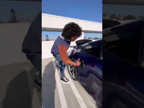 The Porsche 911 Turbo S Lightweight is a low key supercar. 🥸