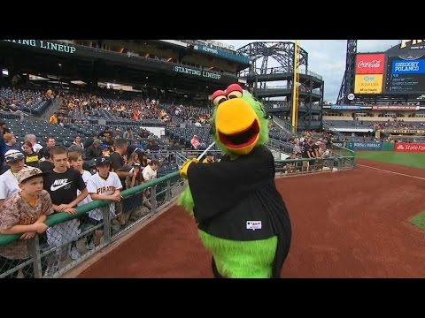 MIA@PIT: Fans dress up as Star Wars characters