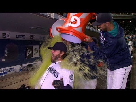 KC@SEA: Miley gets Gatorade bath after shutout