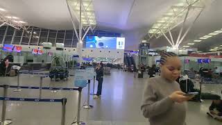 하노이 노이바이 출국장 LED