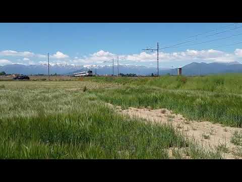 D445-1062 al traino del tenda express in transito tra Centallo e Fossano