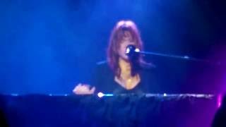 Beth Hart - Hiding Under Water + Learning To Live