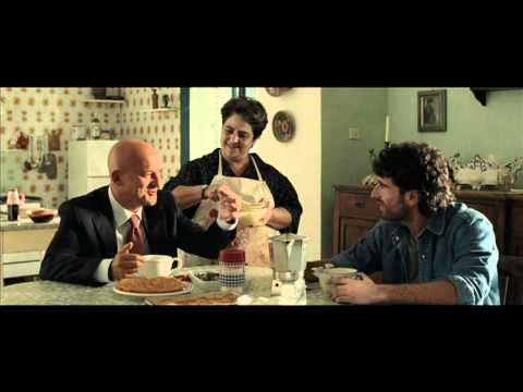 Clip 2: Was er krecht muss er ess  WILLKOMMEN IM SÜDEN (Kinostart 5.Mai 2011)