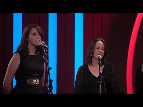 Ubrano po slovensko (Djevojke in Rok Piletič)