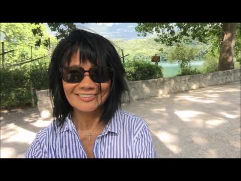 I am Enjoying my Picnic in Lake Toblino, Sarche | Lago di Toblino | Trentino Italy Famous Lakes