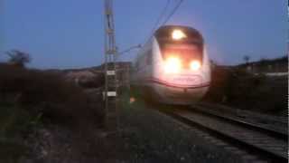 preview picture of video 'Renfe Intercity Barcelona-Valladolid cerca de Cenicero (La Rioja)'